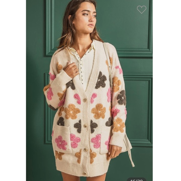 Retro Flower Power Cozy Cream Knit Cardigan - Picture 3 of 9